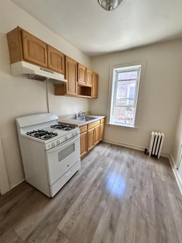 240 Lexington Avenue Jersey City NJ 07304