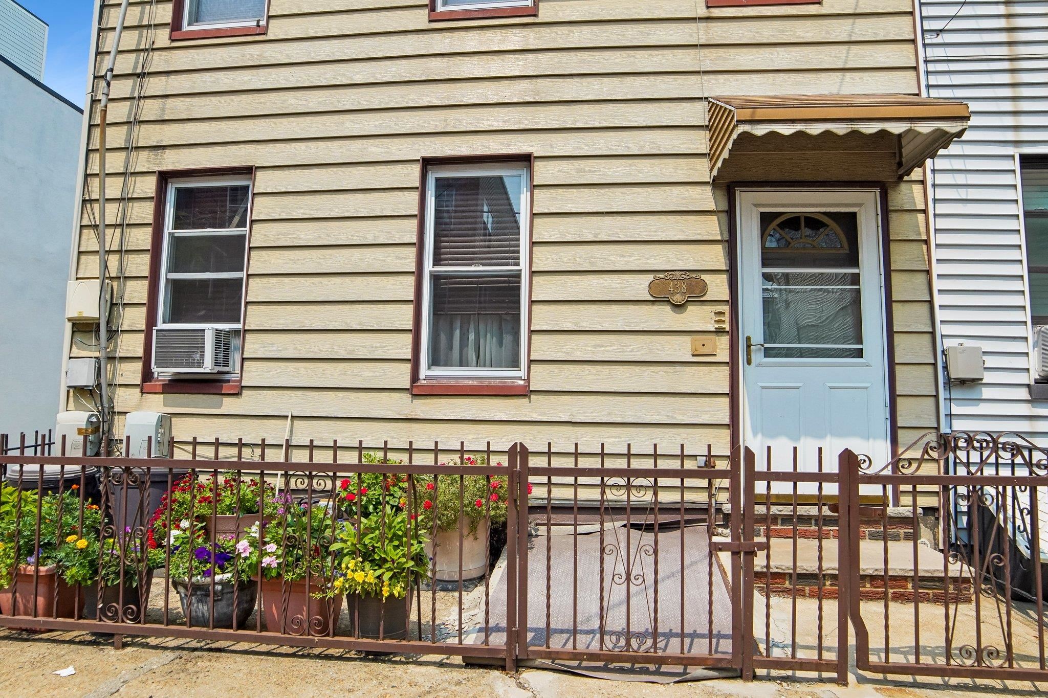 438 2nd Street Jersey City NJ 07302