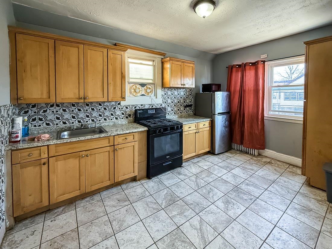 341 Avenue E Bayonne NJ 07002