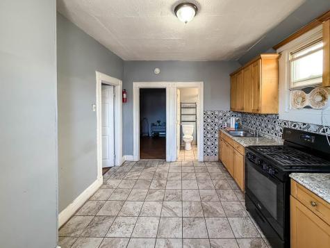 341 Avenue E Bayonne NJ 07002