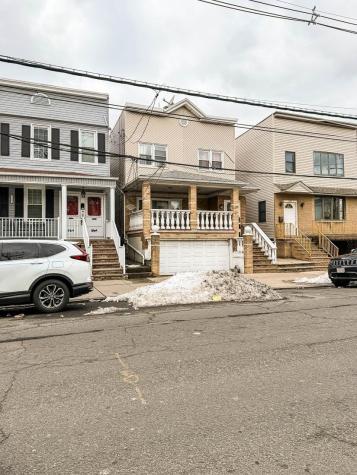 341 Avenue E Bayonne NJ 07002