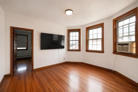 196 West 52nd Street Bayonne NJ 07002