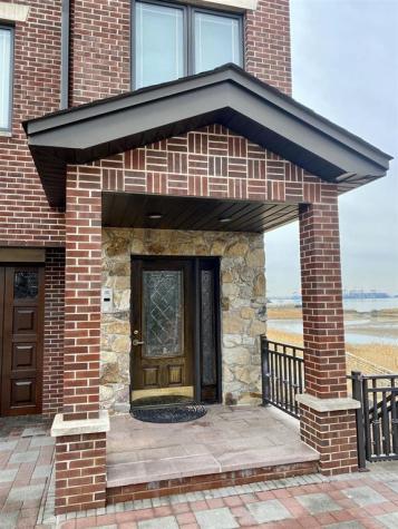 198-200 West 52nd Street Bayonne NJ 07002
