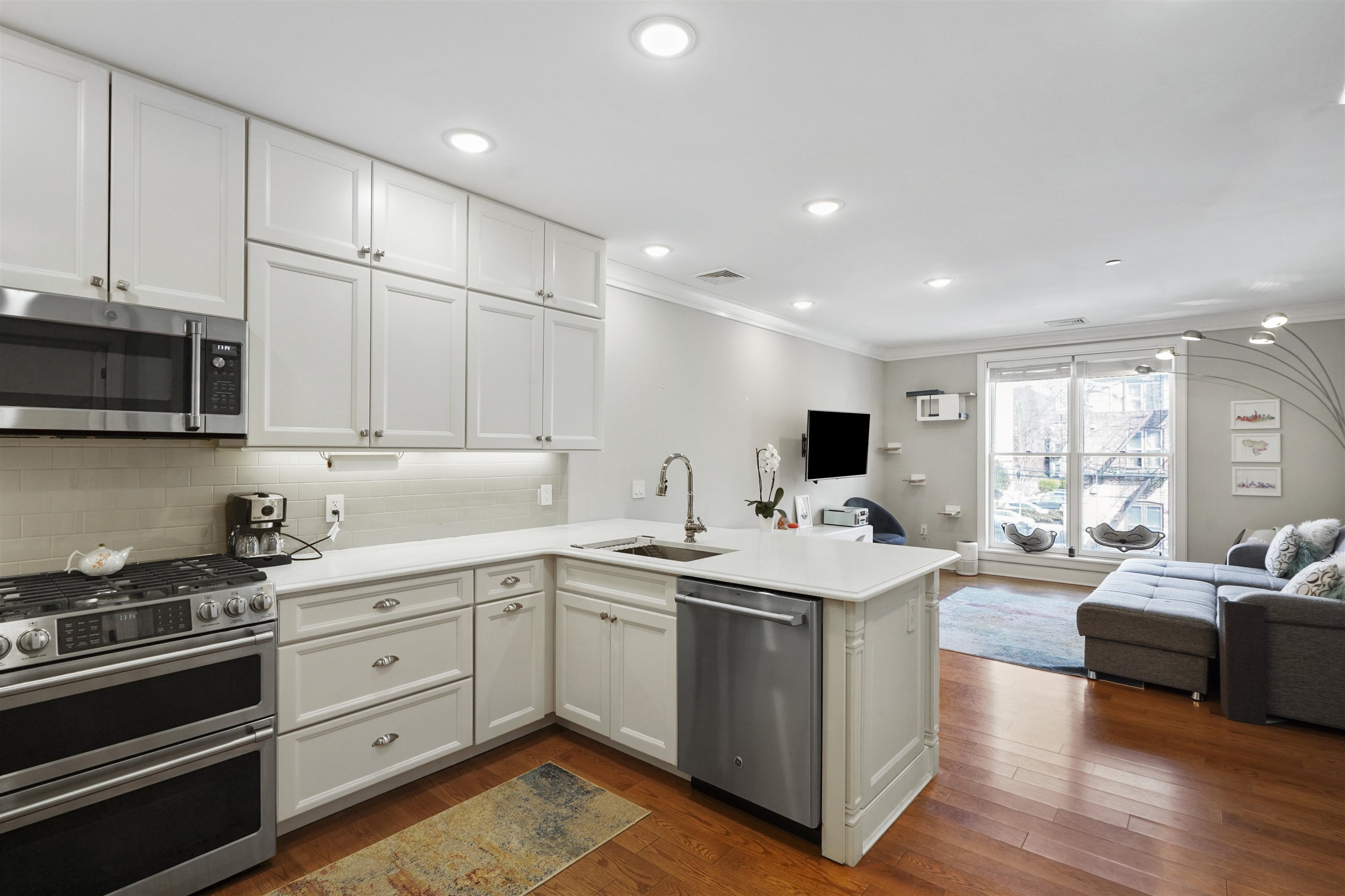 28 Bright Street Jersey City NJ 07302
