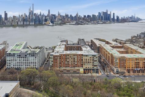 6040 Boulevard East West New York NJ 07093