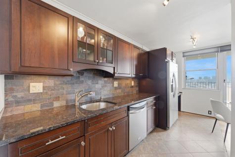 6040 Boulevard East West New York NJ 07093