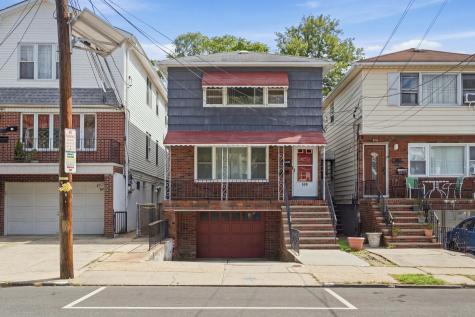 696 Avenue E Bayonne NJ 07002