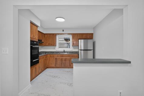 696 Avenue E Bayonne NJ 07002