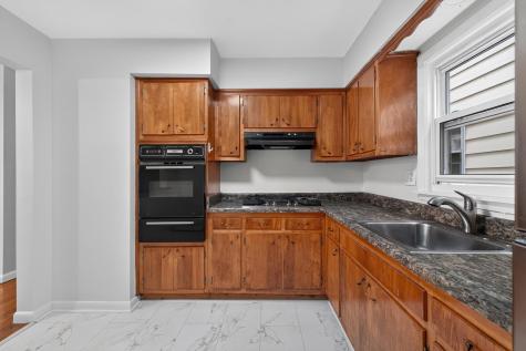 696 Avenue E Bayonne NJ 07002