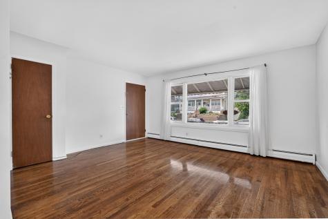 696 Avenue E Bayonne NJ 07002