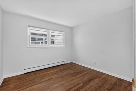 696 Avenue E Bayonne NJ 07002