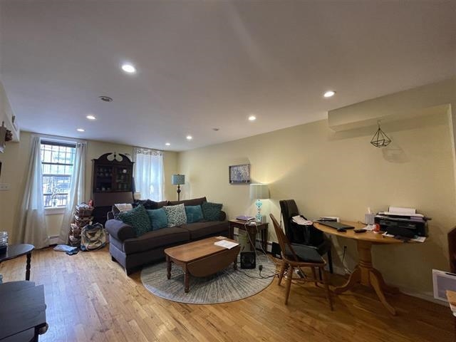 522 Manila Avenue Jersey City NJ 07302