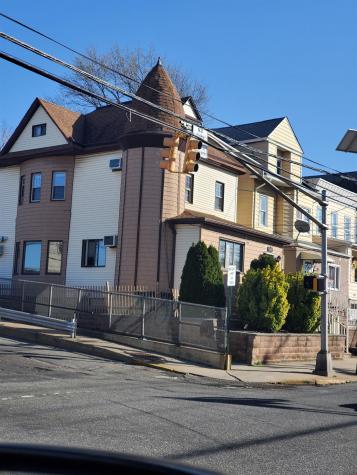 476 Avenue E Bayonne NJ 07002