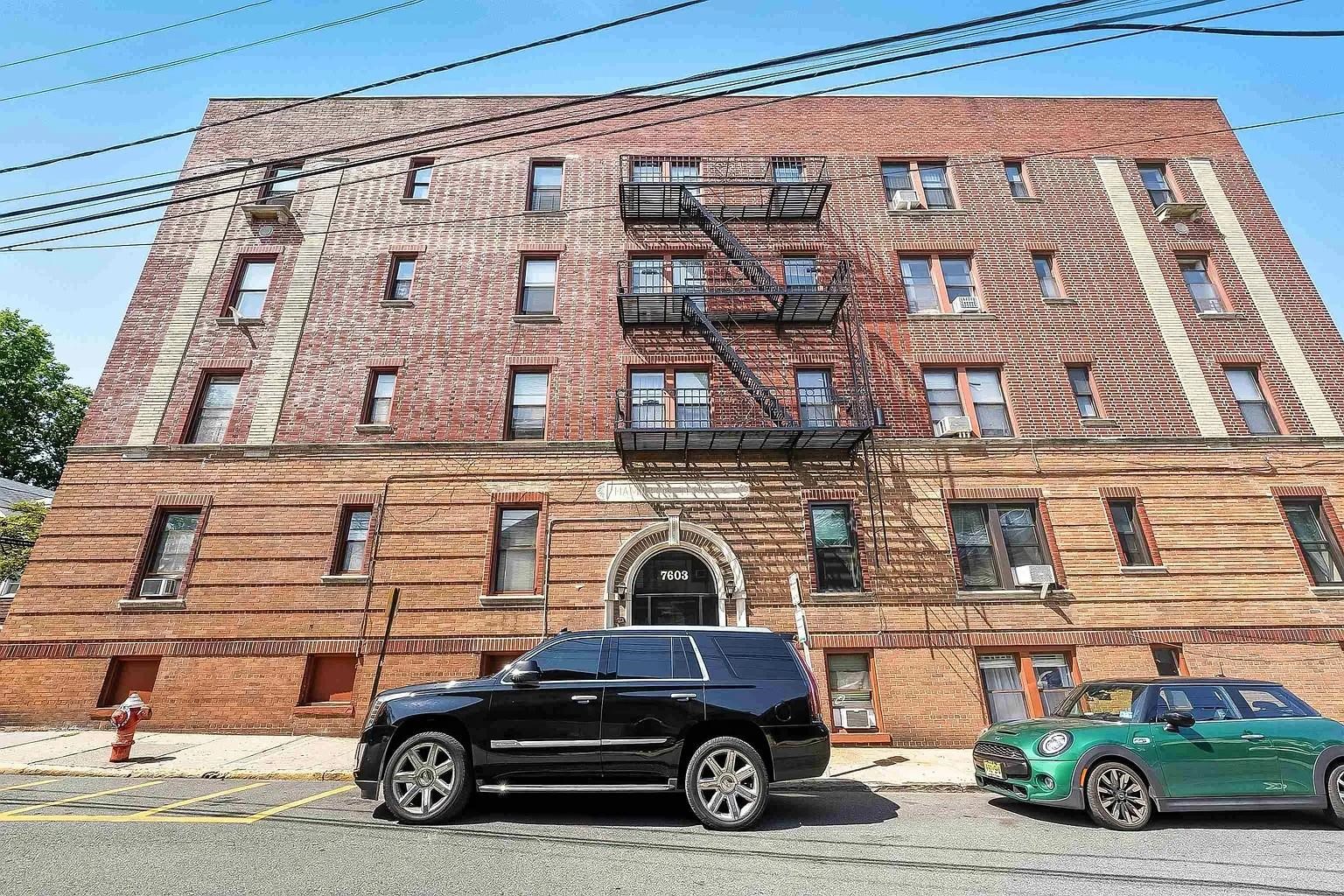 7603 1st Avenue North Bergen NJ 07047