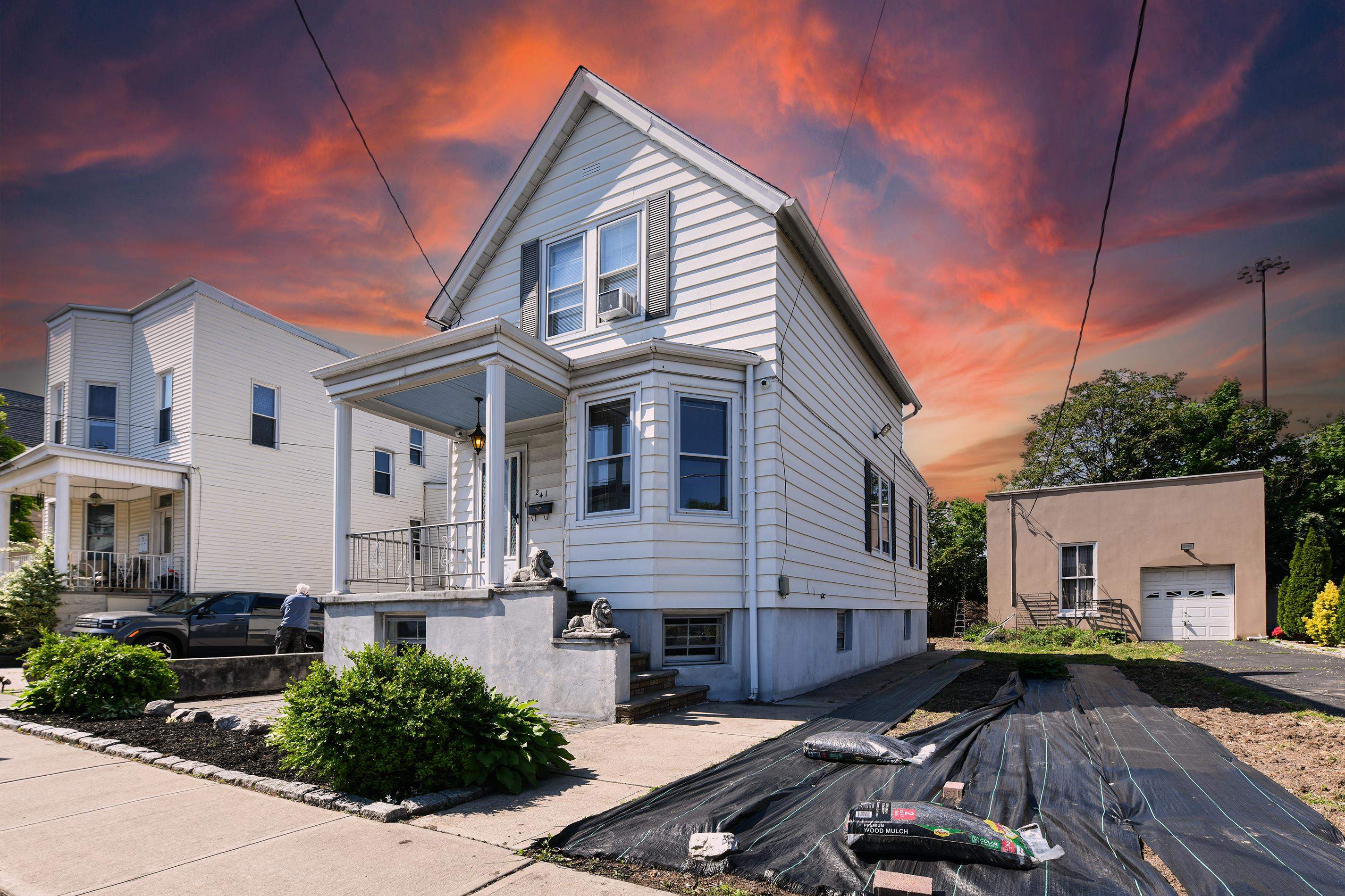 241 Maple Street Secaucus NJ 07094