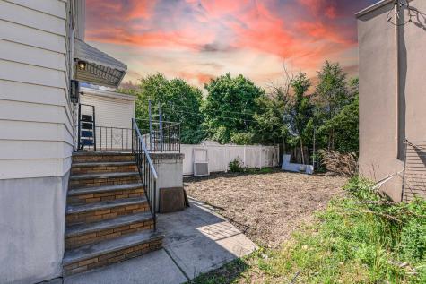 241 Maple Street Secaucus NJ 07094