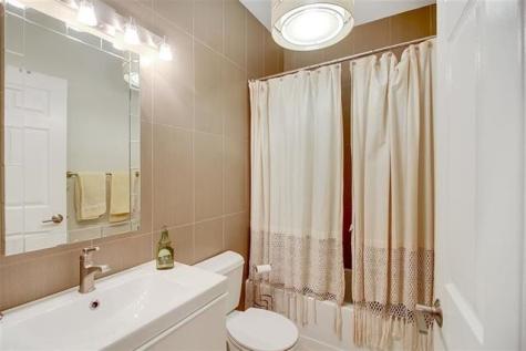279 Roslyn Court West New York NJ 07093