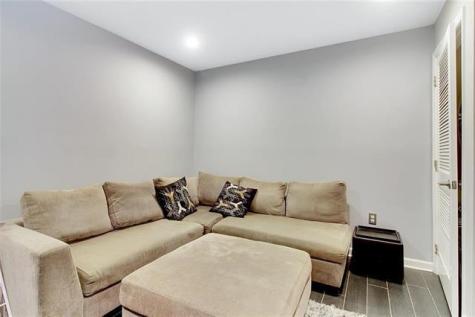 279 Roslyn Court West New York NJ 07093