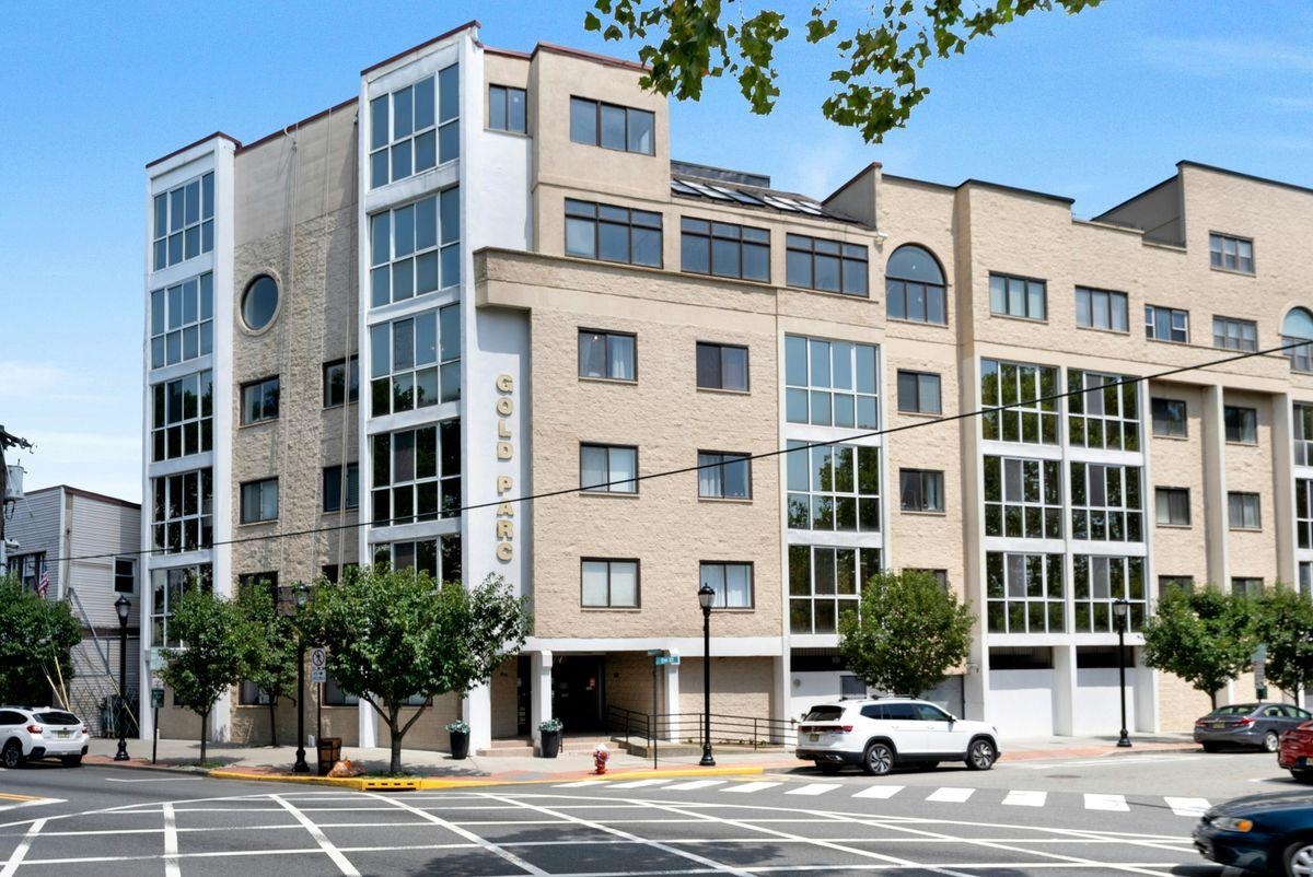 200 Paterson Plank Road Union City NJ 07087