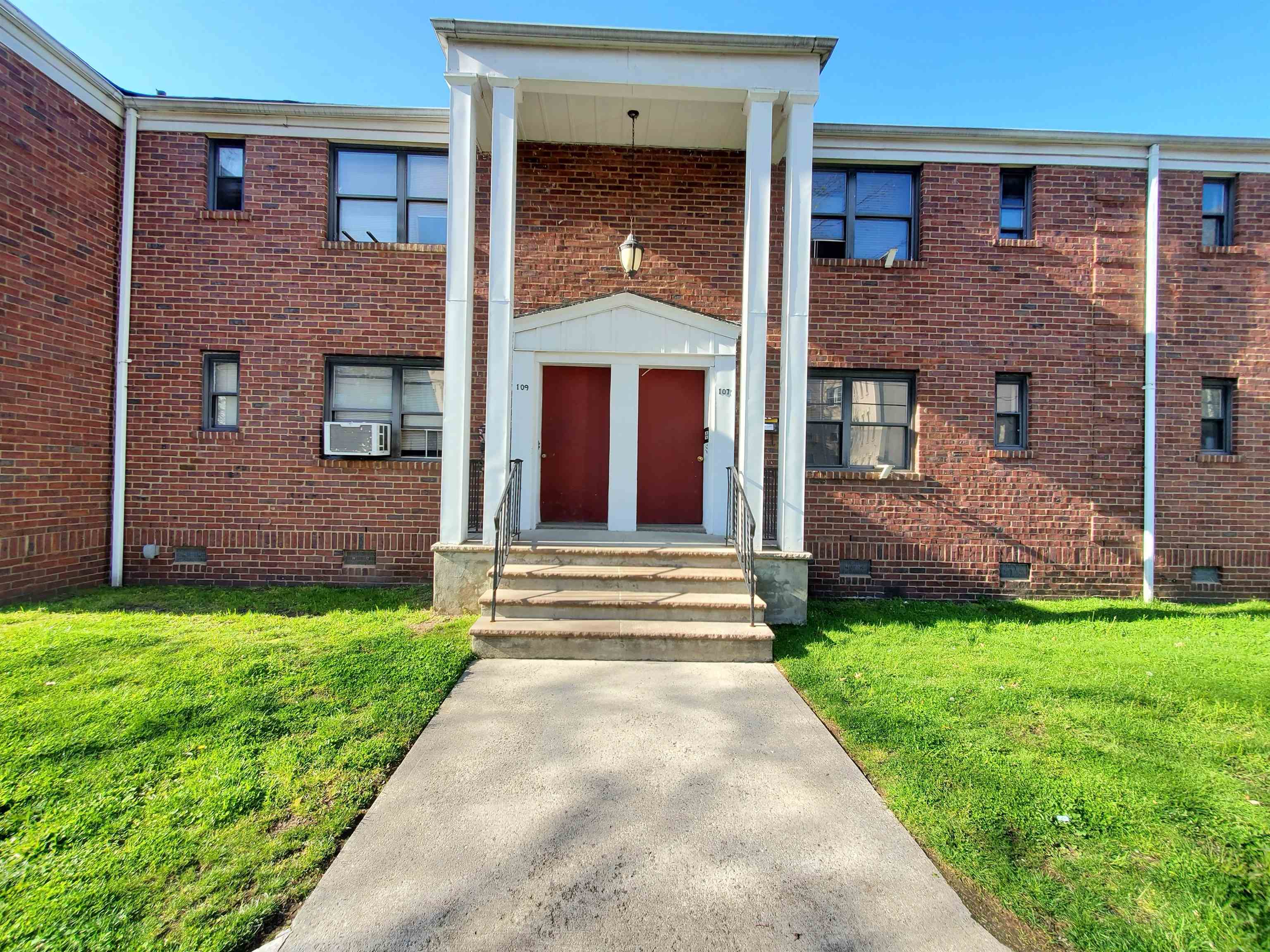 107 West 2nd Street Bayonne NJ 07002