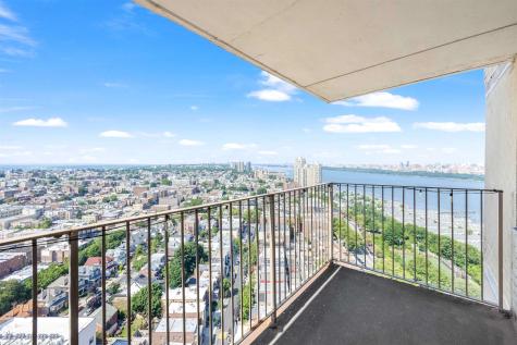 6040 Boulevard East West New York NJ 07093