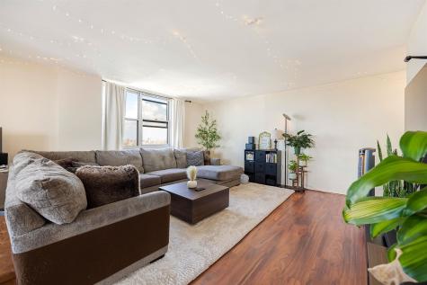 6040 Boulevard East West New York NJ 07093