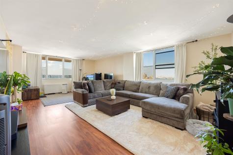 6040 Boulevard East West New York NJ 07093