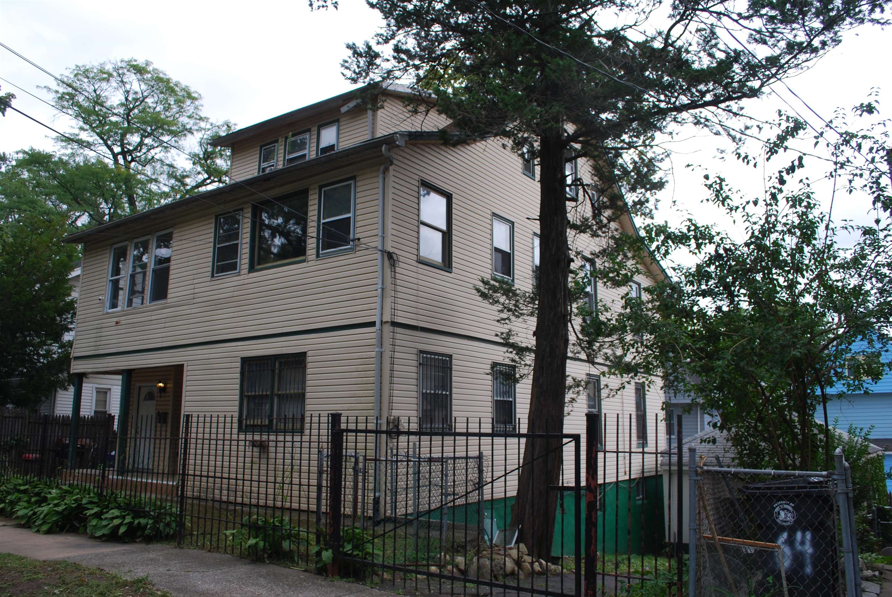 56-58 Pine Grove Terrace Newark NJ 07106
