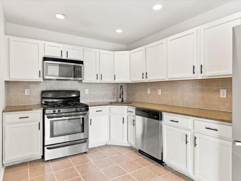 10 Cottonwood Street Jersey City NJ 07305