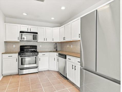 10 Cottonwood Street Jersey City NJ 07305