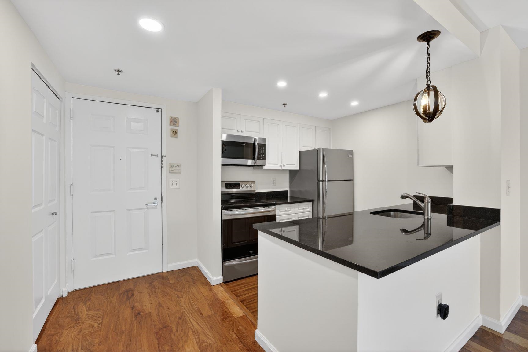 1 2nd Street Jersey City NJ 07302-2354