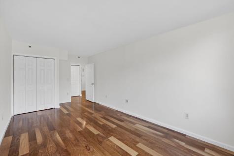 1 2nd Street Jersey City NJ 07302-2354