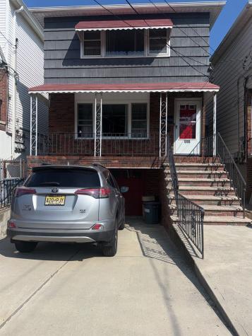 696 Avenue E Bayonne NJ 07002-0000