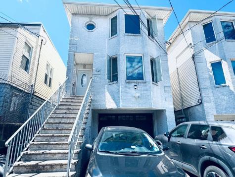 162 West 53rd Street Bayonne NJ 07306-2407