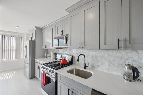 10 Huron Avenue Jersey City NJ 07306