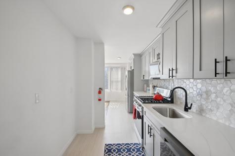 10 Huron Avenue Jersey City NJ 07306