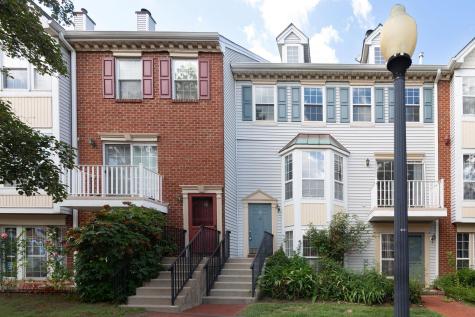 27 Cottonwood Street Jersey City NJ 07305
