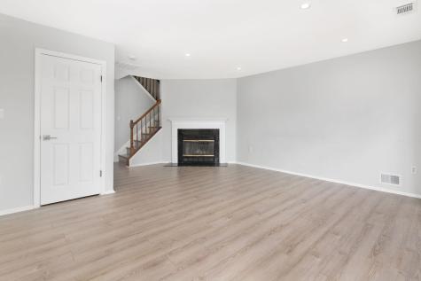 27 Cottonwood Street Jersey City NJ 07305