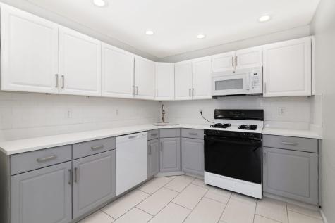 27 Cottonwood Street Jersey City NJ 07305