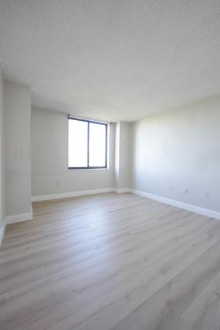 1021 Harmon Cove Tower Secaucus NJ 07094