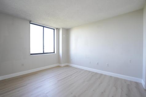 1021 Harmon Cove Tower Secaucus NJ 07094