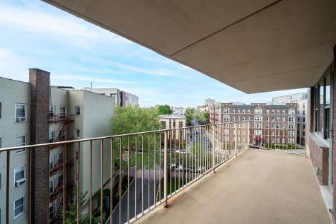 6040 Boulevard East West New York NJ 07093