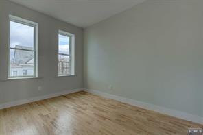 618 14th Street Union City NJ 07087