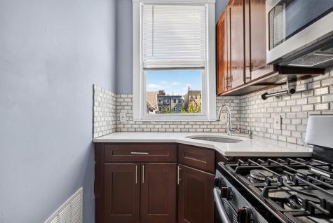 112 Waverly Street Jersey City NJ 07306-1007