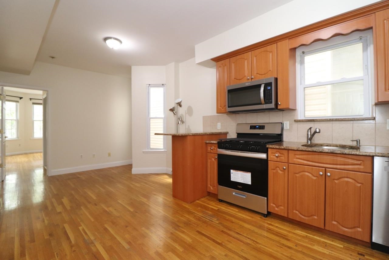 34 Court House Place Jersey City NJ 07306