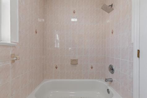31 6th Street Harrison NJ 07029