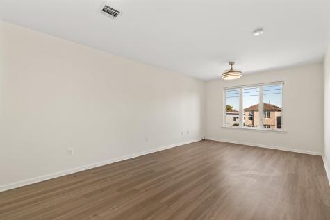 31 6th Street Harrison NJ 07029