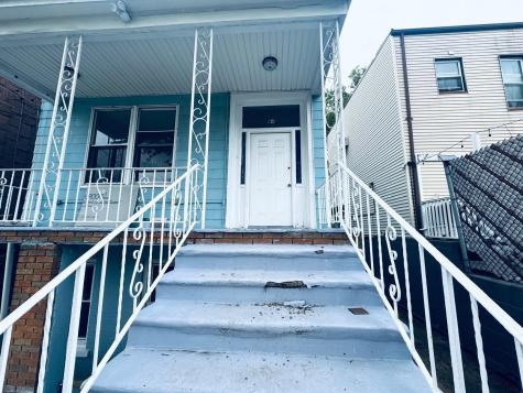 84 Waverly Street Jersey City NJ 07306-2407
