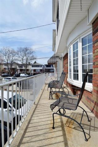 17 Centre Lane Bayonne NJ 07002