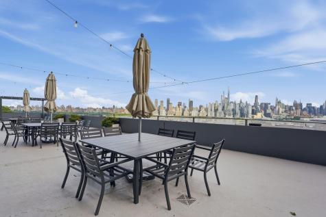 6050 Boulevard East West New York NJ 07093